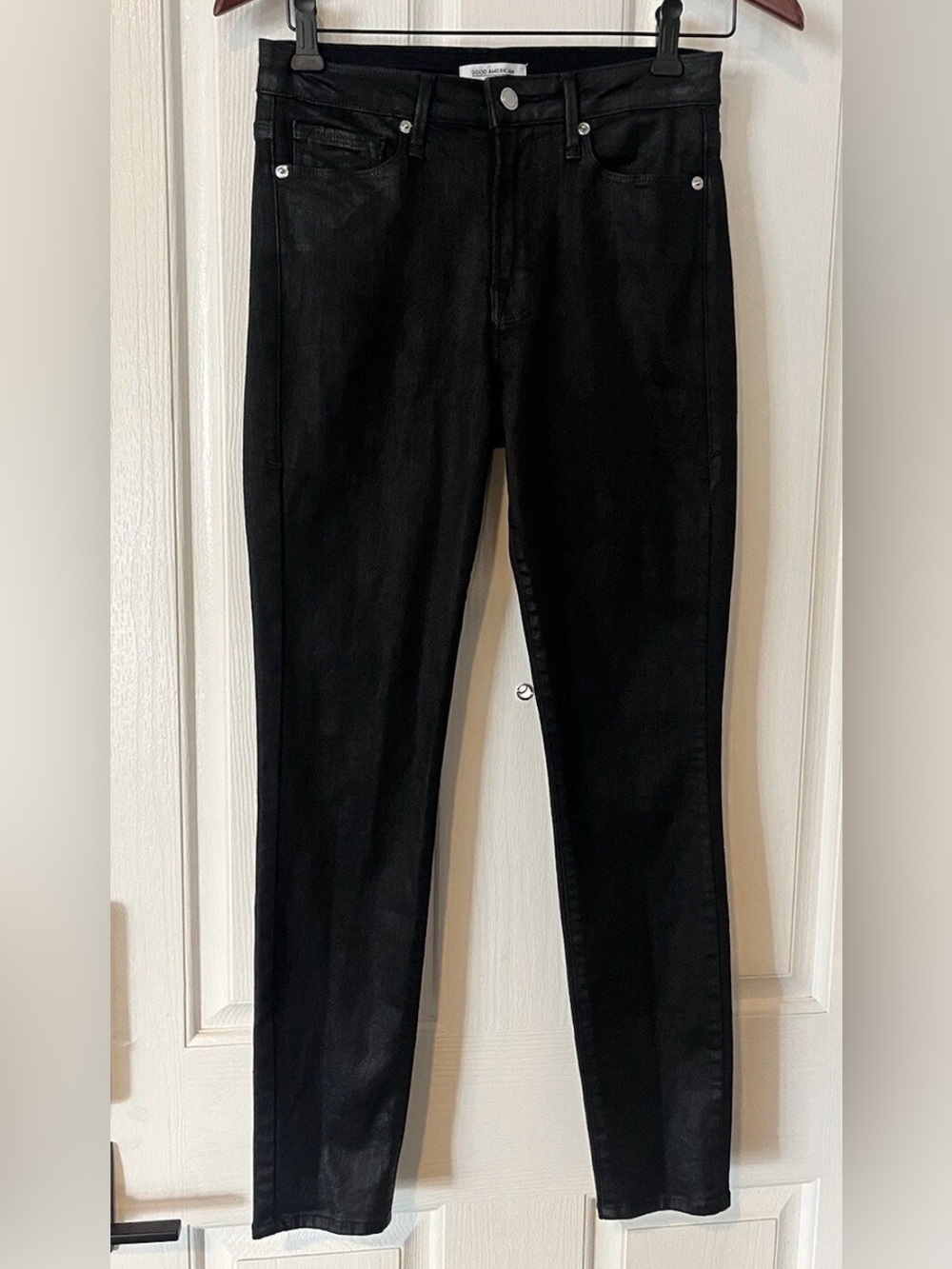 Good American Jeans Women Good
Legs Black Coated Denim*** Size 4/27
